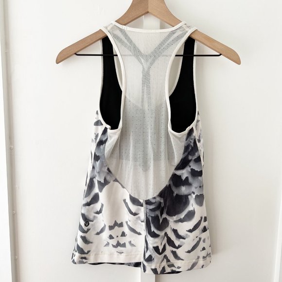 LULULEMON white dance to yoga tank - Picture 7 of 9